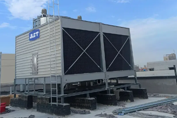 La eficiencia de las torres de enfriamiento de flujo cruzado en aplicaciones industriales