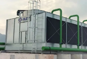 Abierto vs. Rendimiento de la torre de enfriamiento de flujo cruzado cerrado